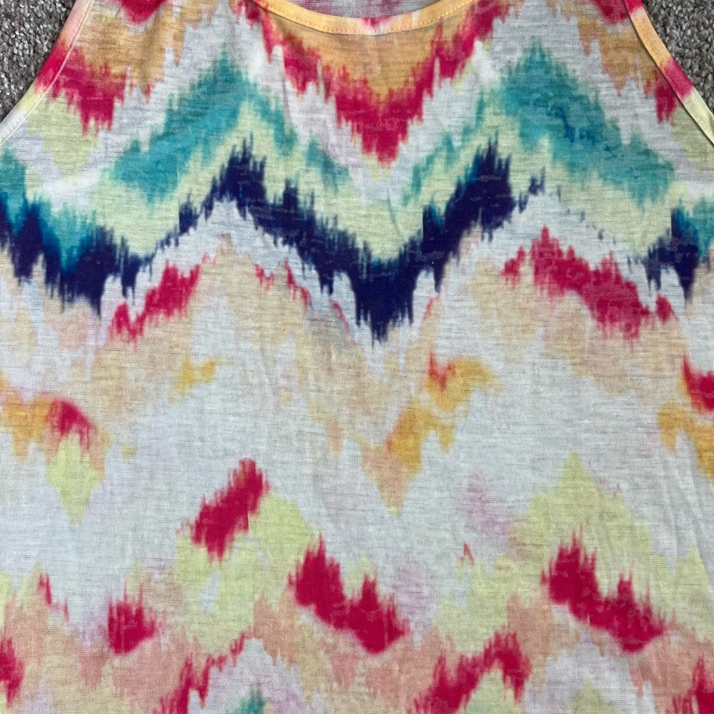 Multicolor Graphic Racerback Tank‎ Top - Picture 2 of 7